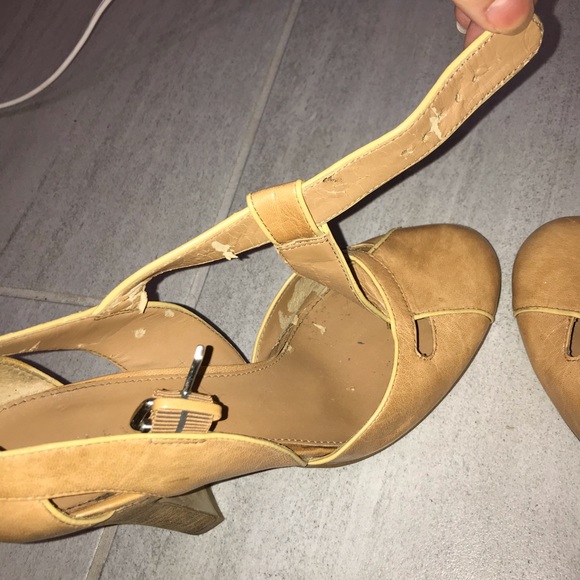 Tan/nude Nine West t strap pumps - Picture 7 of 8